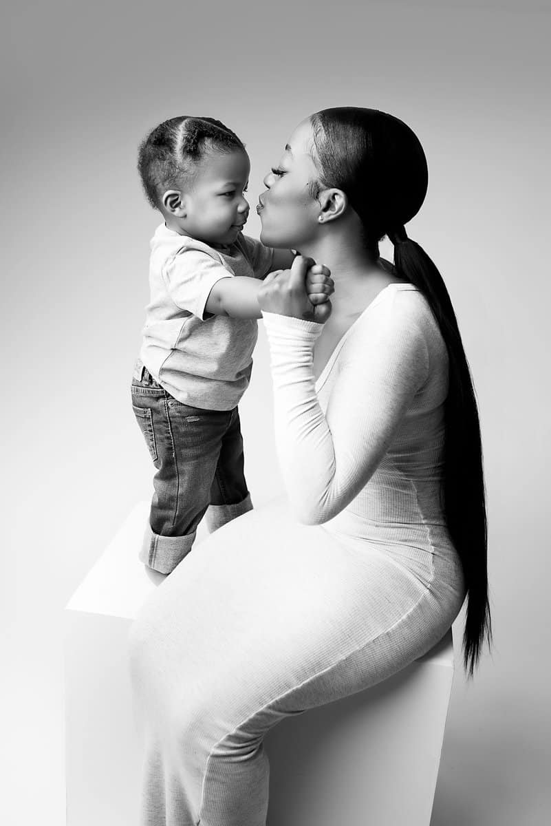 DSC_1077 baby portraits near me, mommy and me sessions atlanta, mommy and me sessions near me, milestone session hiram ga, boutique photo studio atlanta