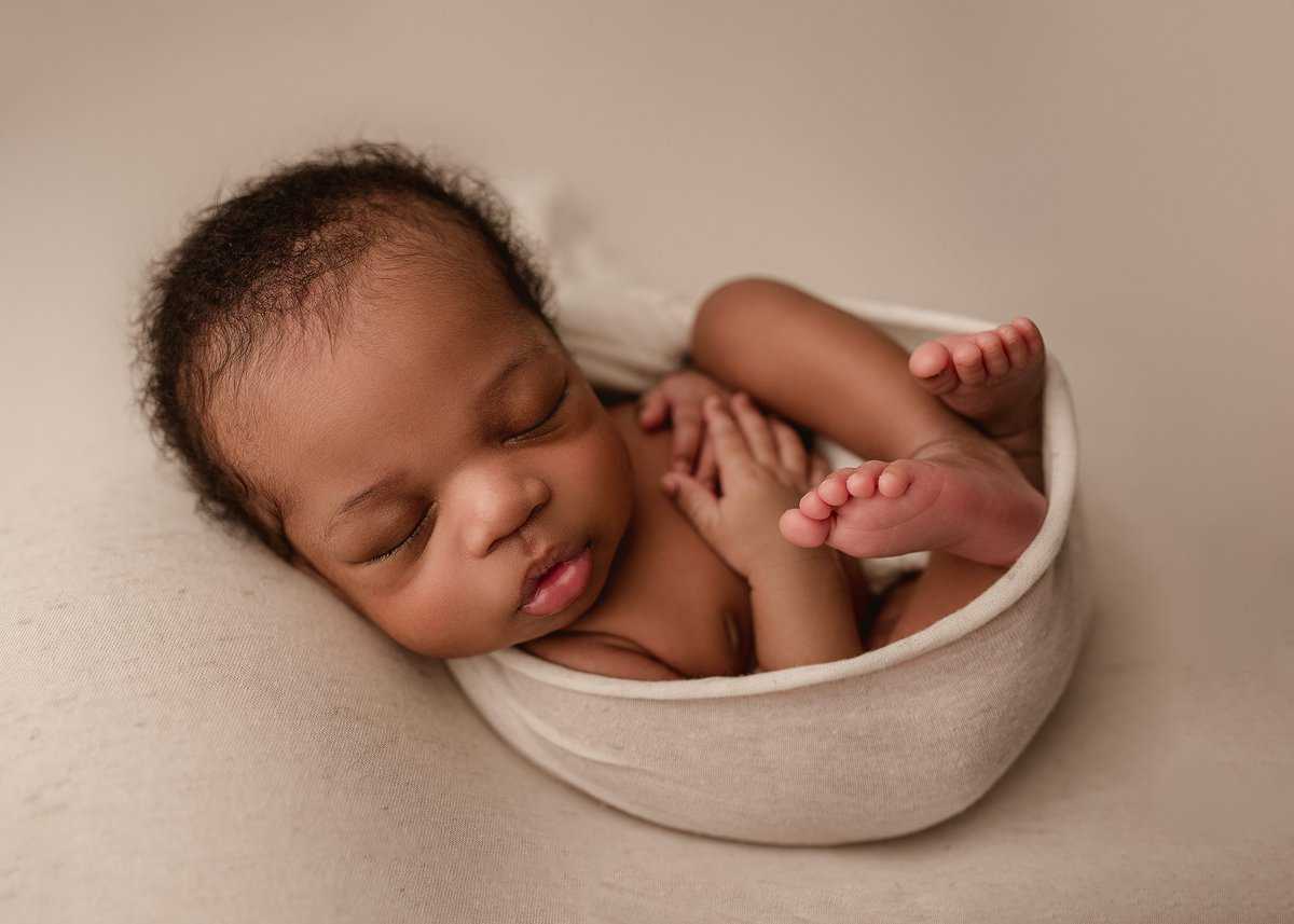 DSC_8849 baby photographer atlanta, newborn photography atlanta, atlanta newborn photographer, full service photographer , baby boy with neutral photography set up, earth tone newborn session, gender neutral newborn session colors