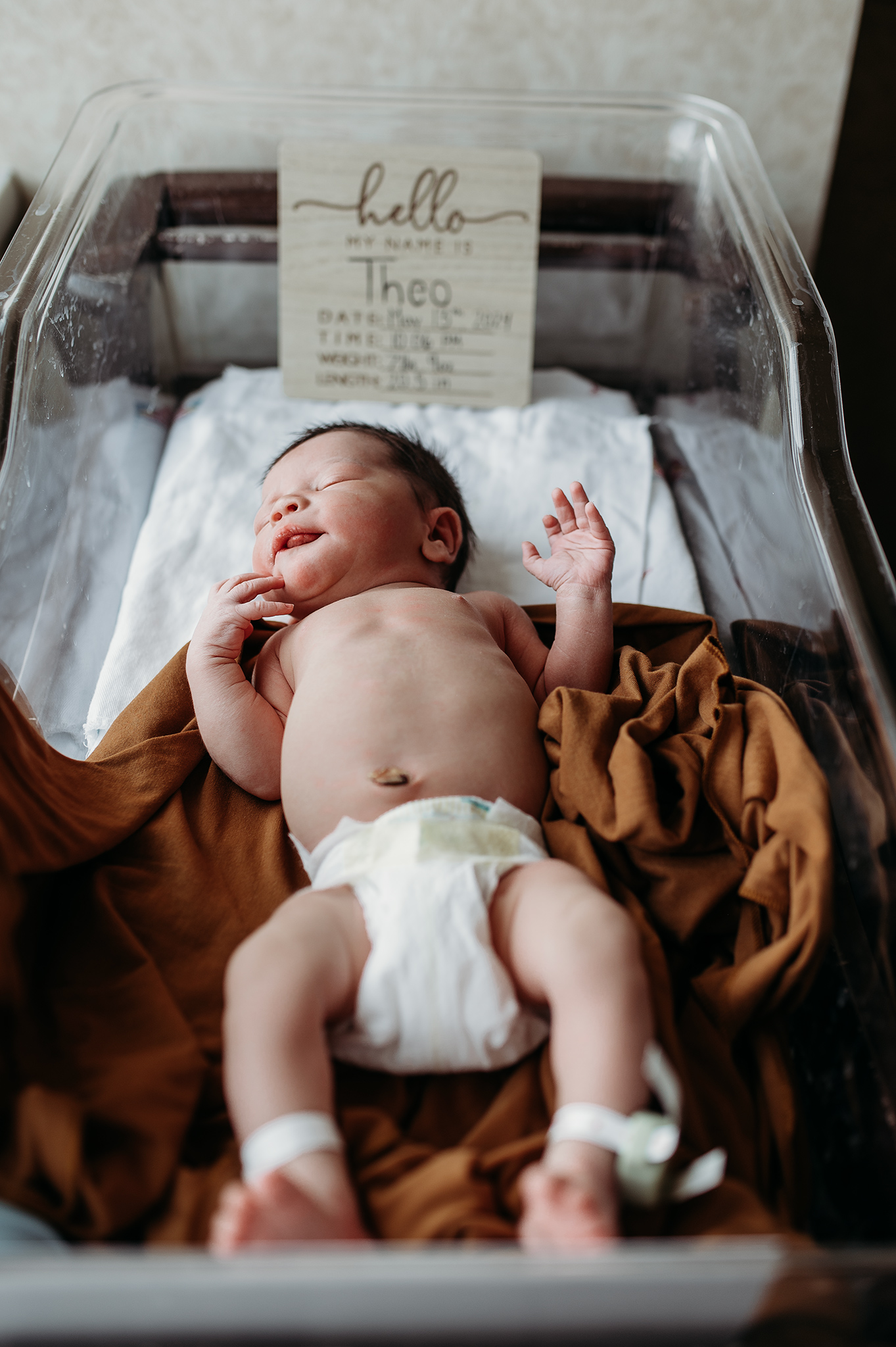 hospital birth session, newborn photography lincoln ne, bella baby newborn photography, bryan east photographer, newborn photoshoot lincoln 