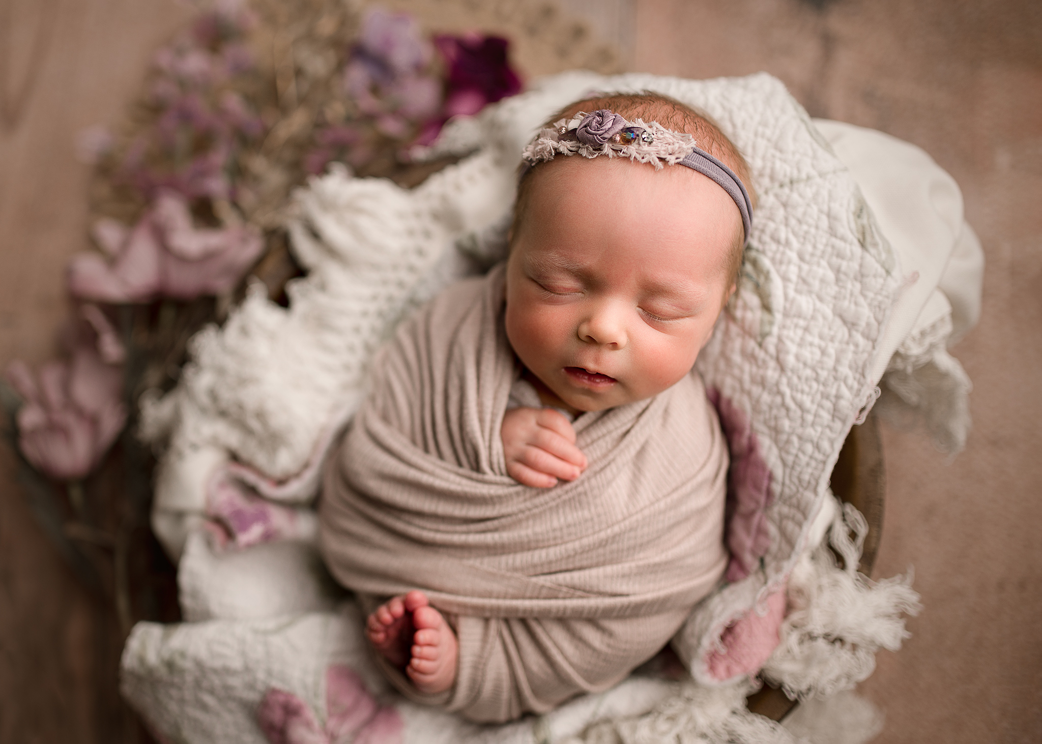 baby photography lincoln nebraska, nebraska newborn photographer, best newborn photographer near me, crete newborn photos, big brother and sister newborn poses, simple newborn poses