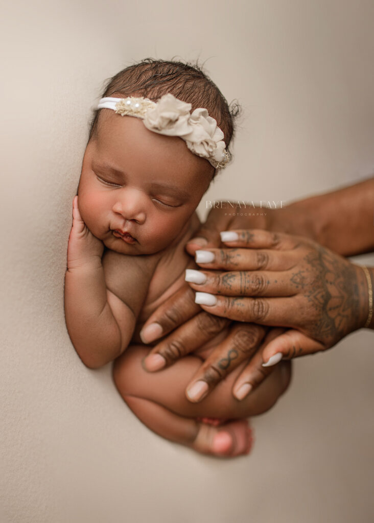 midwest newborn photographer, nebraska newborn photography, newborn studio photographer, omaha newborn portraits, lincoln nebraska newborn photographer