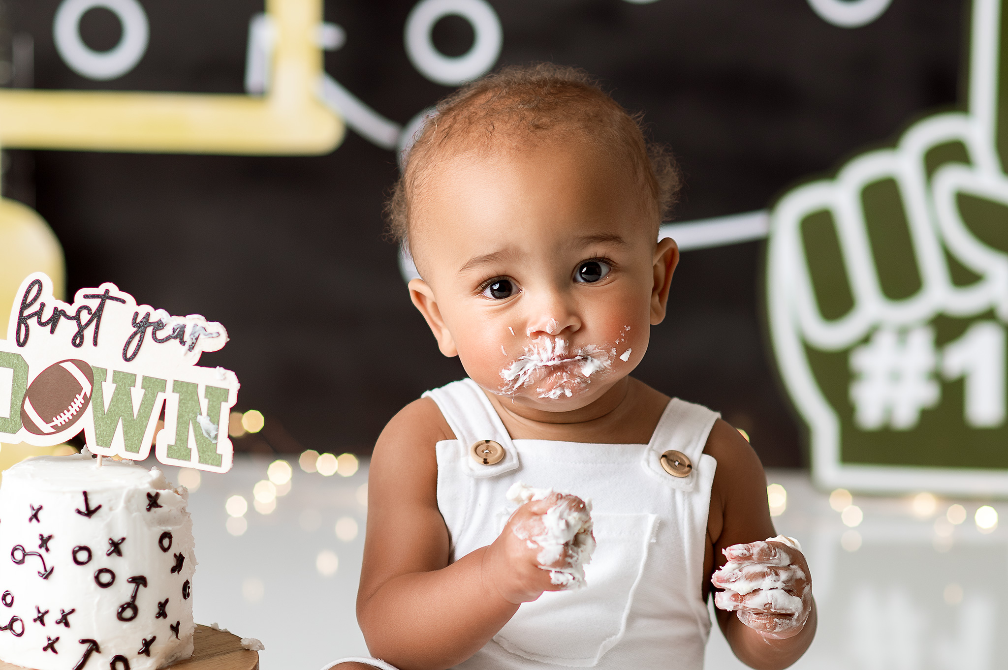 smash cake, lincoln ne cake, cake smash photography, nebraska cake smash, first birthday photoshoot, cake smash near me, lincoln ne baby photographer, family photographer nebraska