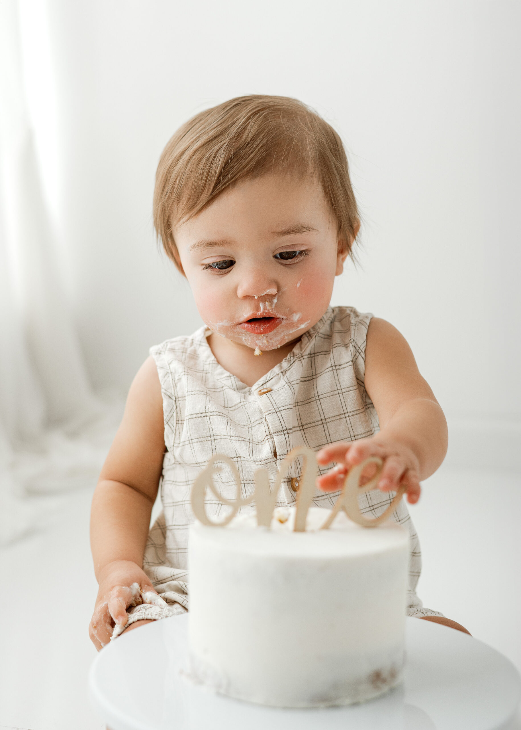 baby photos ne, ne baby photographer, first birthday photoshoot, nebraska cake