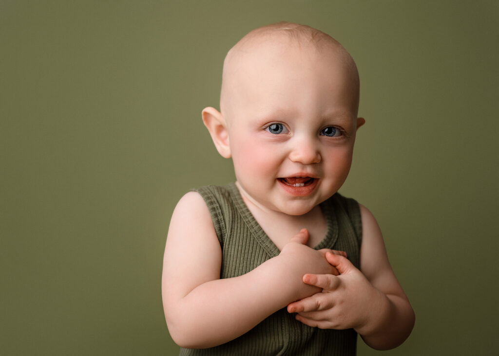 green milestone photography, carmel IN photographer, baby photographer in indianapolis, west lafayette baby photoshoot