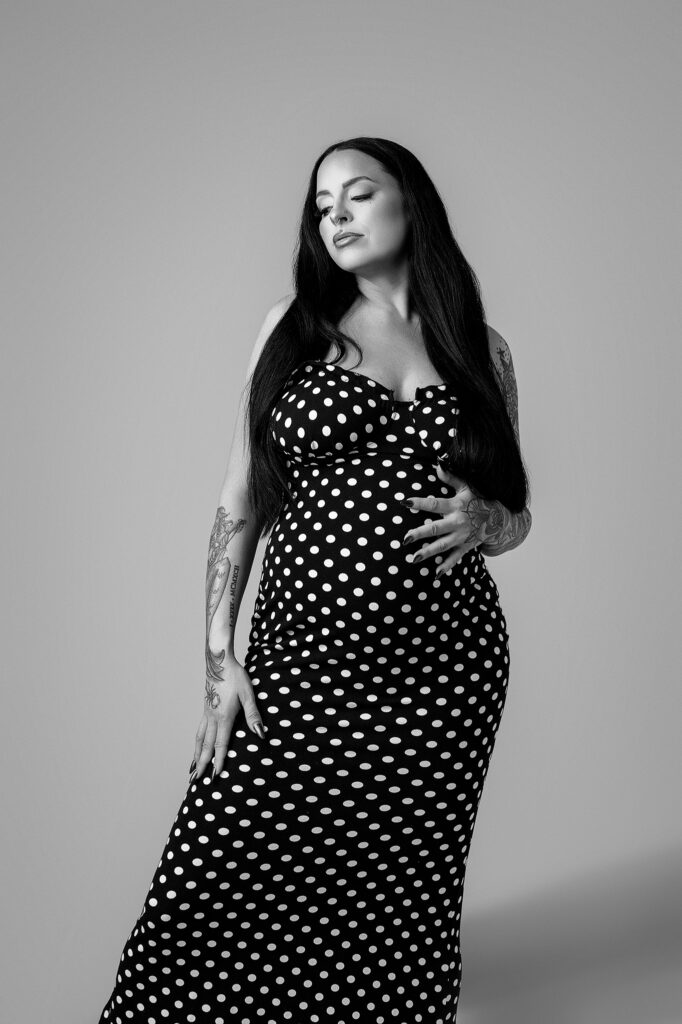 polka dot dress for maternity session in Indianapolis indiana
