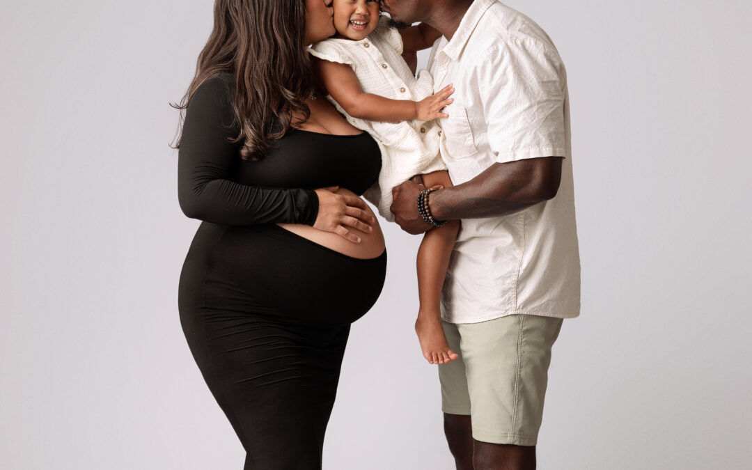 Maternity Photoshoot Indianapolis | Luxury In-Home Experience